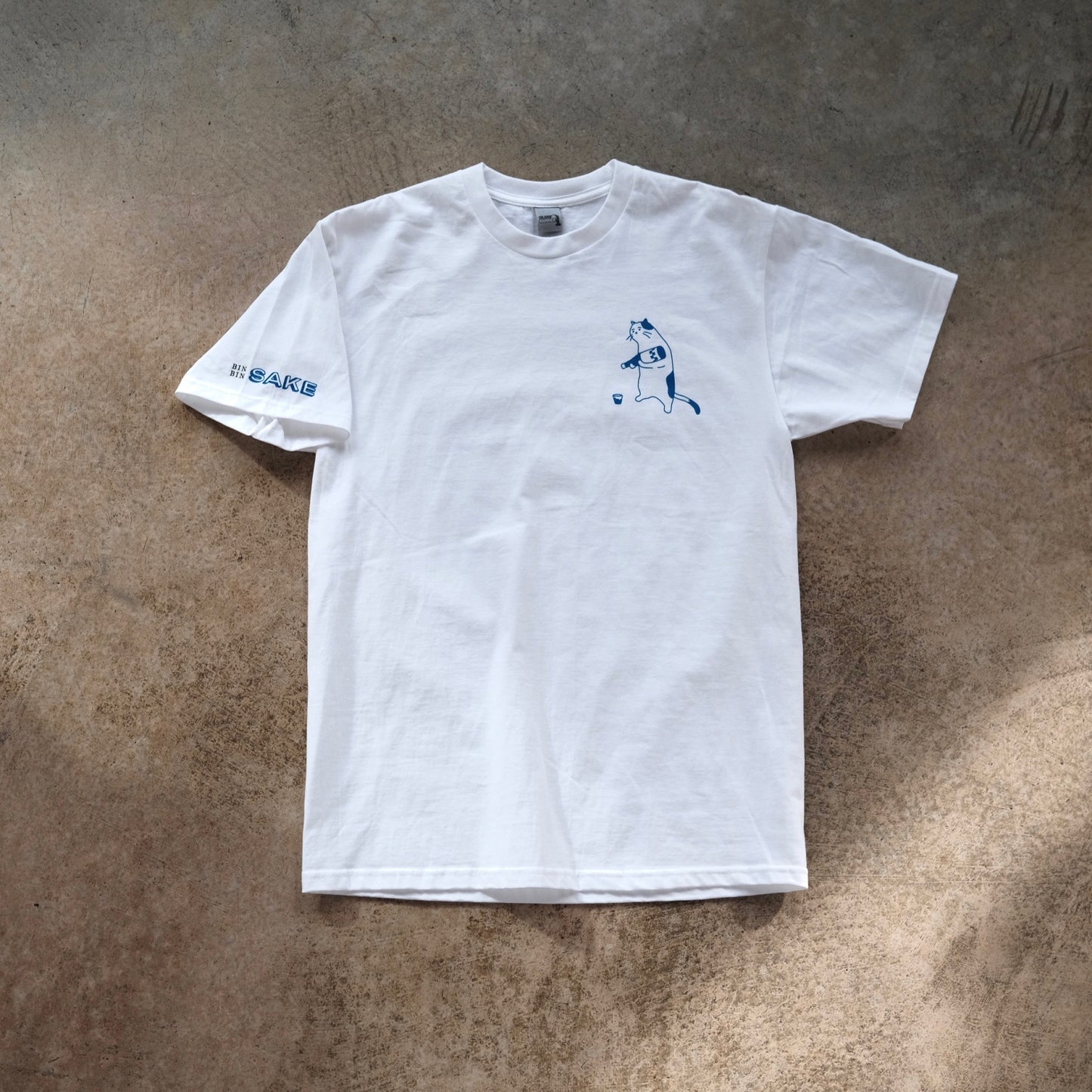 Bin Bin Blue Classic Pouring T-Shirt